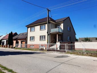 2-podlažný rodinný dom 320 m2 s pozemkom 1518 m2 - Bzince p.