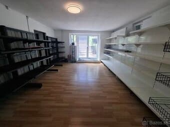 Prenájom priestoru 62 m², kancelárie a obchody.