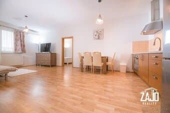 NA PRENÁJOM | 2 IZBOVÝ BYT S BALKÓNOM A GARÁŽOVÝM STÁTÍM. TR