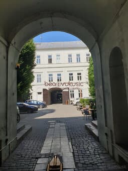 NA PRENÁJOM - podnikajte v Starom Meste - na HLAVNEJ ulici