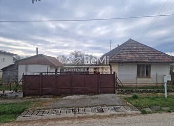 Rodinný dom s veľkým pozemkom - Kolta (027-12-MIMI)