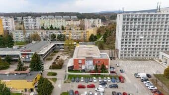 Na predaj polyfunkčný objekt v časti Luník II - Terasa v mes