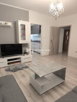 NA PREDAJ, Priestranný 3-izbový byt po kompletnej rekonštruk