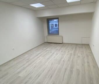 Prenájom bezbariérovej komerčnej miestnosti v centre Rimavsk
