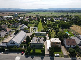 NA PREDAJ nehnuteľnosť 4 x bytové jednotky+parking+pozemok /