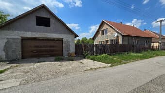 RD v obci Pohronský Ruskov na Hronskej ul. - poz. 1418 m2