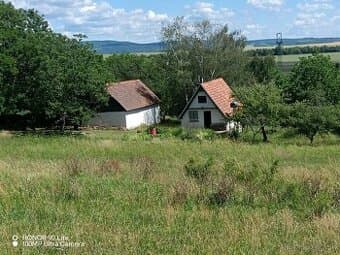 Viničný dom s vyše hektárovým pozemkom , Devičany, 10905 m2