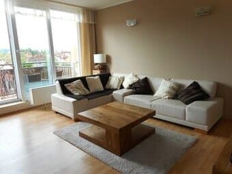 Prenájom zariadeného 3-izb. bytu s balkónom, 83 m2, Vlárska