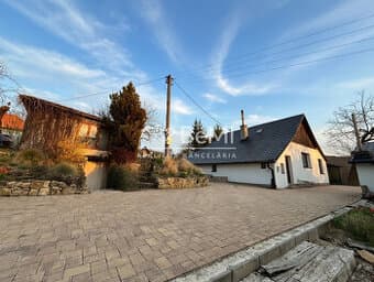 DOM / CHALUPA POD LESOM – JAZIERKO, POZEMOK 5000 m²