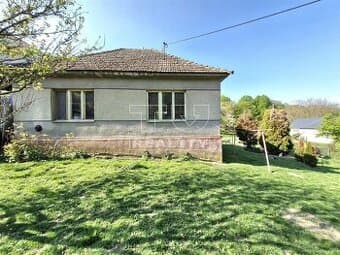 Na predaj rodinný dom HUBINA- veľký pozemok 1400 m2