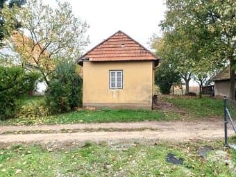 Predaj- 2 pozemky s viničným domčekom Maňa