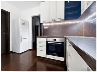PRIAME CENTRUM / REKONŠTRUKCIA / 1 izbový byt / ZARIADENIE