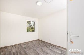 CREDA | prenájom 12 m2 kancelárie s parkovaním Nitra - Chren