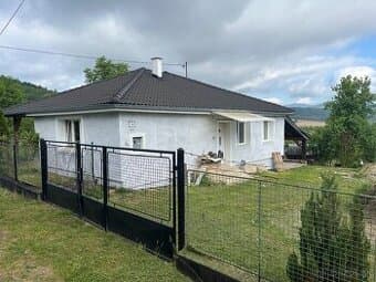 Ružiná – 2-izbový dom s výhľadom na priehradu