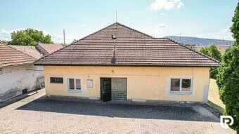 RADO | Reštaurácia s pozemkom 2020m2, Partizánske
