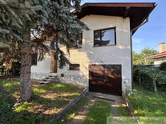 Priestranný 5 izbový rodinný dom v Nesvadoch – vhodný pre