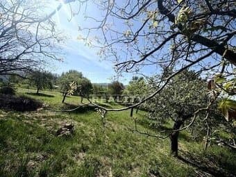 NA PREDAJ IDEÁLNY STAVEBNÝ POZEMOK (550 m2), SIETE V...