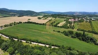 Pozemok o výmere 3.700 m2 Bzince pod Javorinou
