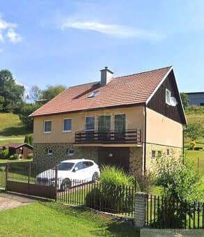 Veľkorysý 10-árový pozemok, slnečná nehnuteľnosť, priestra