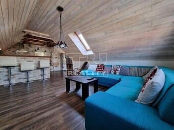 Slnečný 4-izbový byt (120 m2) v rodinnom dome na Sliači...