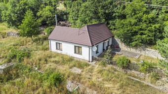 Výnimočný pozemok s RD a nádherným výhľadom na Svätý Jur