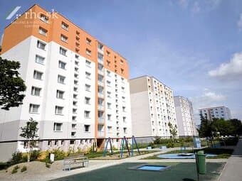 3-IZBOVÝ BYT S BALKÓNOM - HRNČIARSKA, STROPKOV