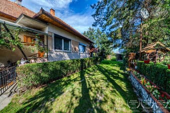 BOSEN | Starší RD s veľkou záhradou o výmere 5030 m2