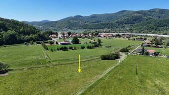 STAVEBNÝ POZEMOK V OBCI BZENICA