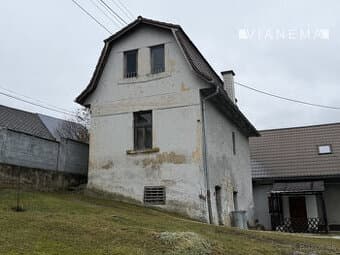 NA PREDAJ Dom s výhľadmi na Strážovské vrchy-Košecké Rovné
