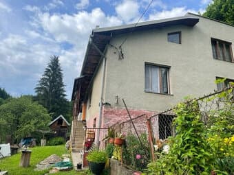 RD blízko centra Brezna - ideálny na chalupu-pozemok 3142m2