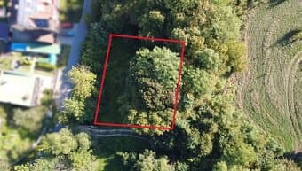 Stavebný pozemok s prístupom a sieťami – Banská Bystrica