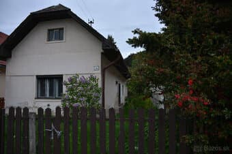 Rodinný dom na rekonštrukciu s veľkým pozemkom