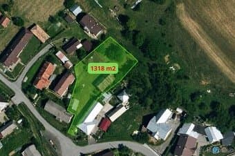 STAVEBNÝ POZEMOK V TICHEJ OBCI – LEN 10 MIN. OD SVIDNÍKA