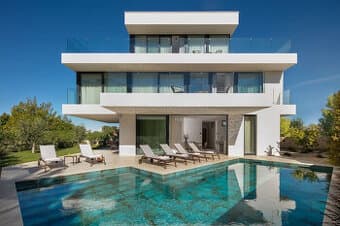 5izb LUXUSNÁ VILA, SUKOŠAN, 15m od mora, bazén, suterén, par