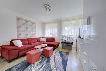 2 izbový byt s nepriechodnými izbami po rekonštrukcii, 72 m