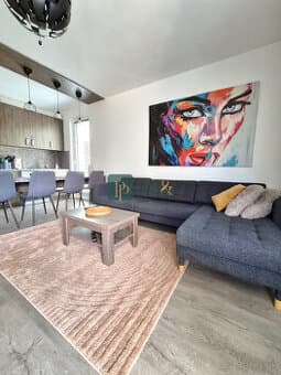 Prenájom 2 izbový byt, novostavba, 40m2 terasa, garážové stá