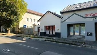Ponúkame Vám na prenájom v Leviciach obchodné priestory
