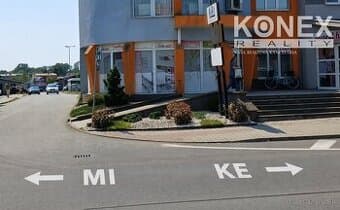 ID-4417 komerčná budova 221 m² – na hlavnej ulici v Sečovcia