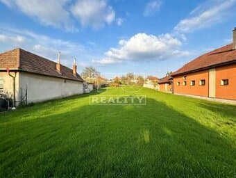 Veľký pozemok Tvrdomestice 1741m2