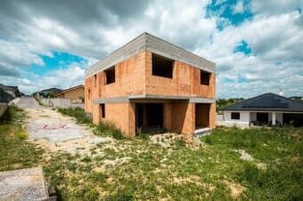 Rodinný dom s architektonickým návrhom v Párovských Hájoch