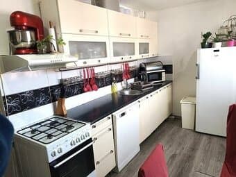 Exkluzívne predáme krásny 2,5 izbový byt v centre NZ